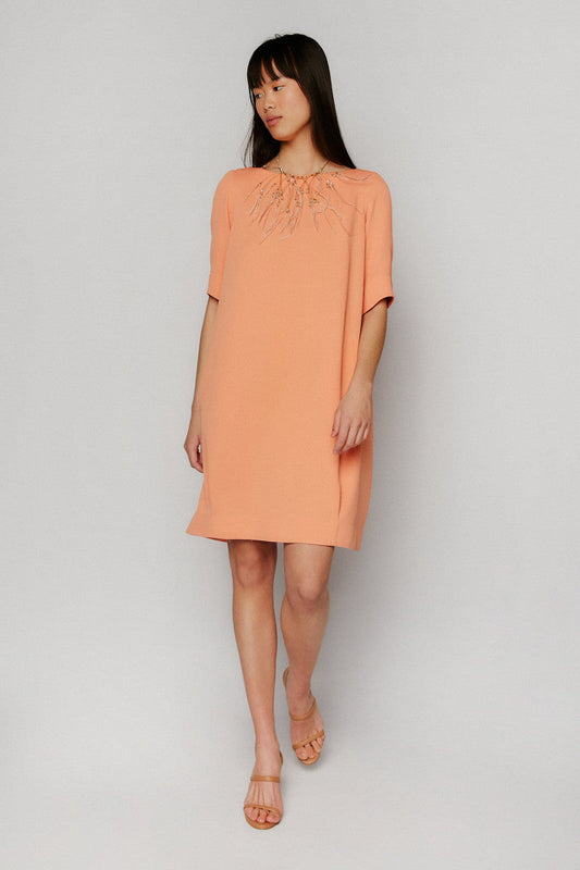 VESTIDO PLIEGUE Y ESCOTE EN ESPALDA ALBARICOQUE