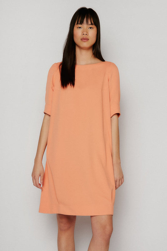 VESTIDO PLIEGUE Y ESCOTE EN ESPALDA ALBARICOQUE